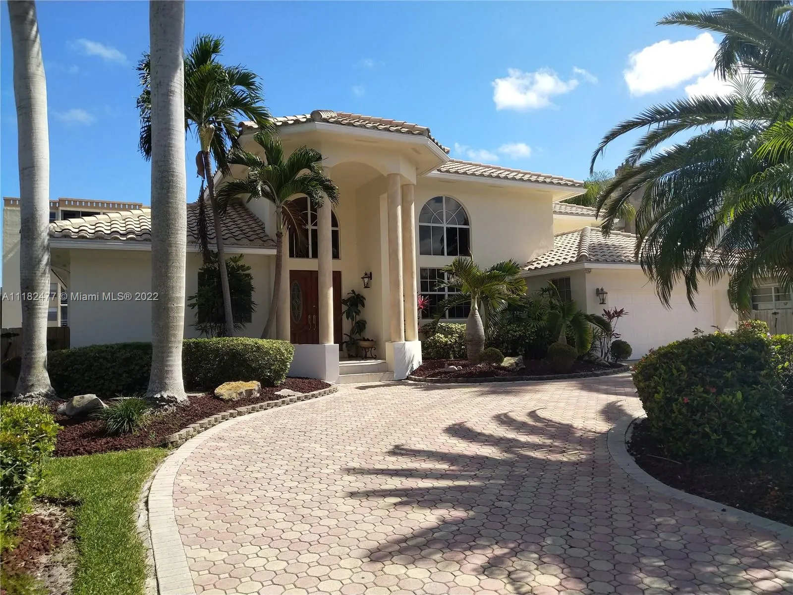 5 bedroom 4 bath for sale at 2940 NE 164th St, North Miami Beach FL 33160