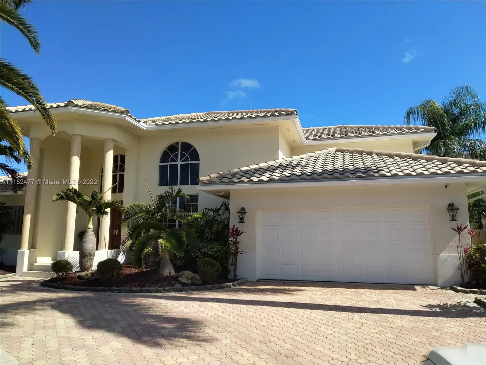 2940 NE 164th St, North Miami Beach FL 33160