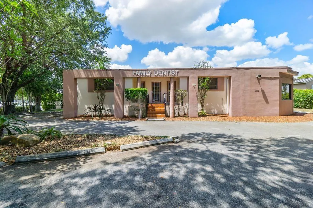 2332 SW 82nd Ct, Miami FL 33155