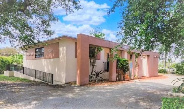2332 SW 82nd Ct, Miami FL 33155