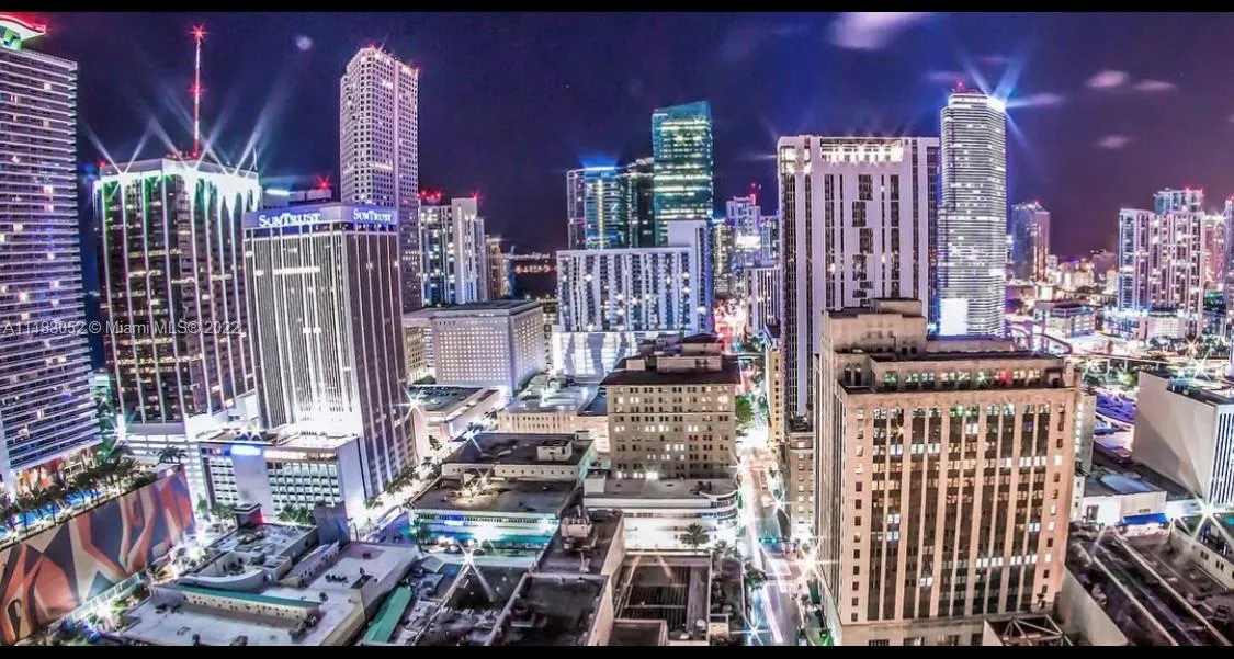 1 bedroom 1 bath for sale at 133 NE 2nd Ave # 909, Miami FL 33132