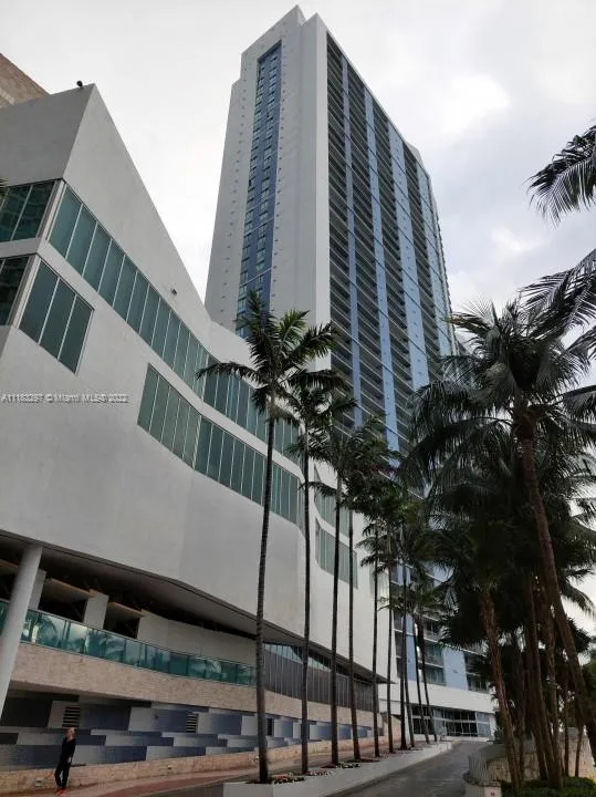 2 bedroom 2 bath for sale at 325 S Biscayne Blvd # 3721, Miami FL 33131