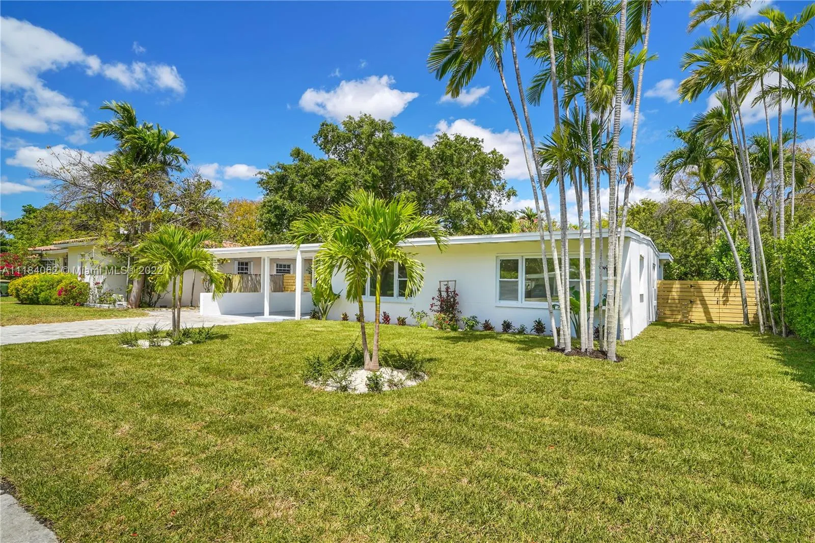 1905 Alamanda Dr, North Miami FL 33181