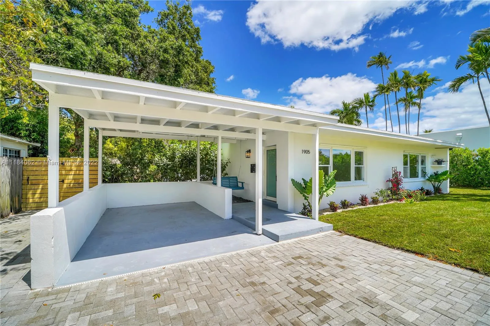 1905 Alamanda Dr, North Miami FL 33181