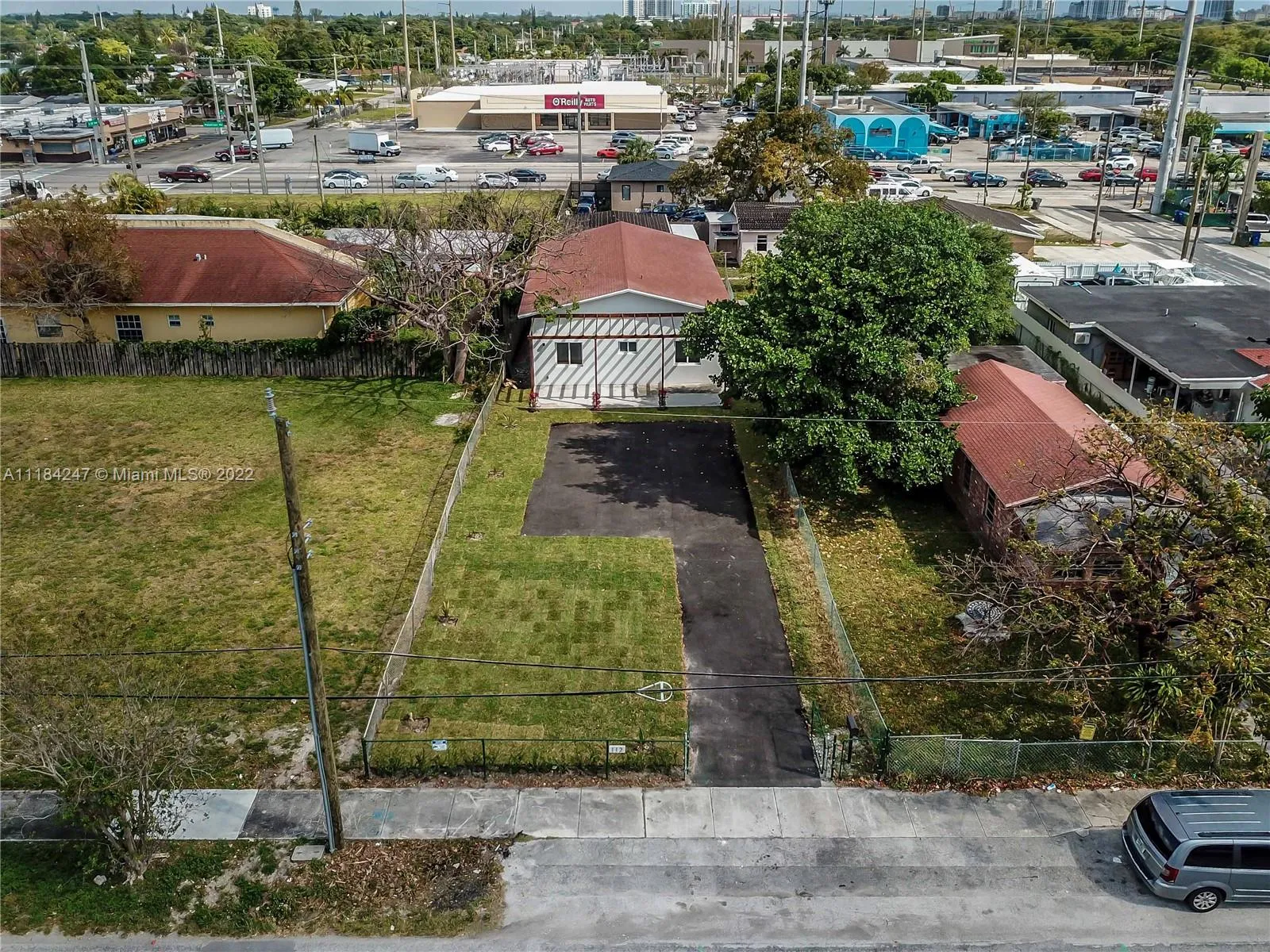 112 NW 10th St, Hallandale Beach FL 33009