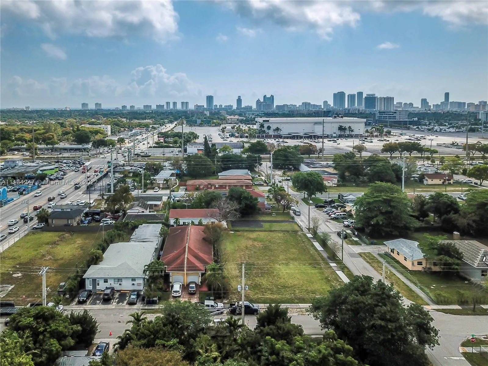 112 NW 10th St, Hallandale Beach FL 33009