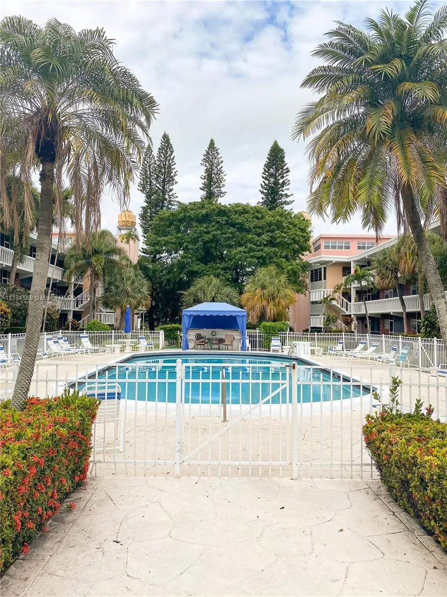 181 NE 14th Ave # 22B, Hallandale Beach FL 33009