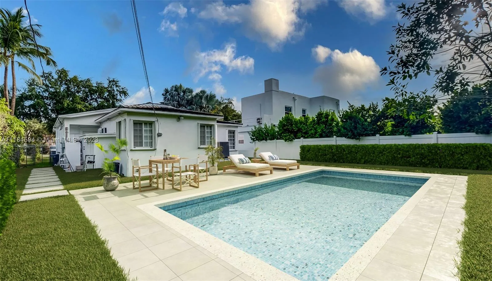 535 W 51st St, Miami Beach FL 33140