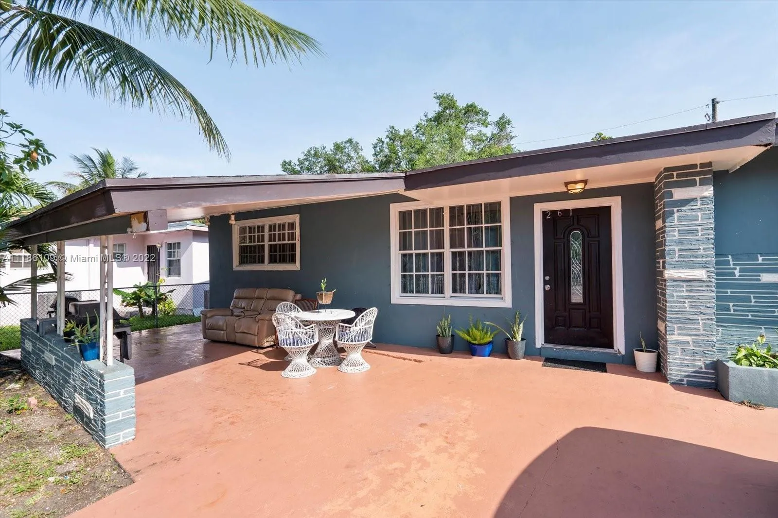 3 bedroom 2 bath for sale at 261 NE 172nd St, North Miami Beach FL 33162