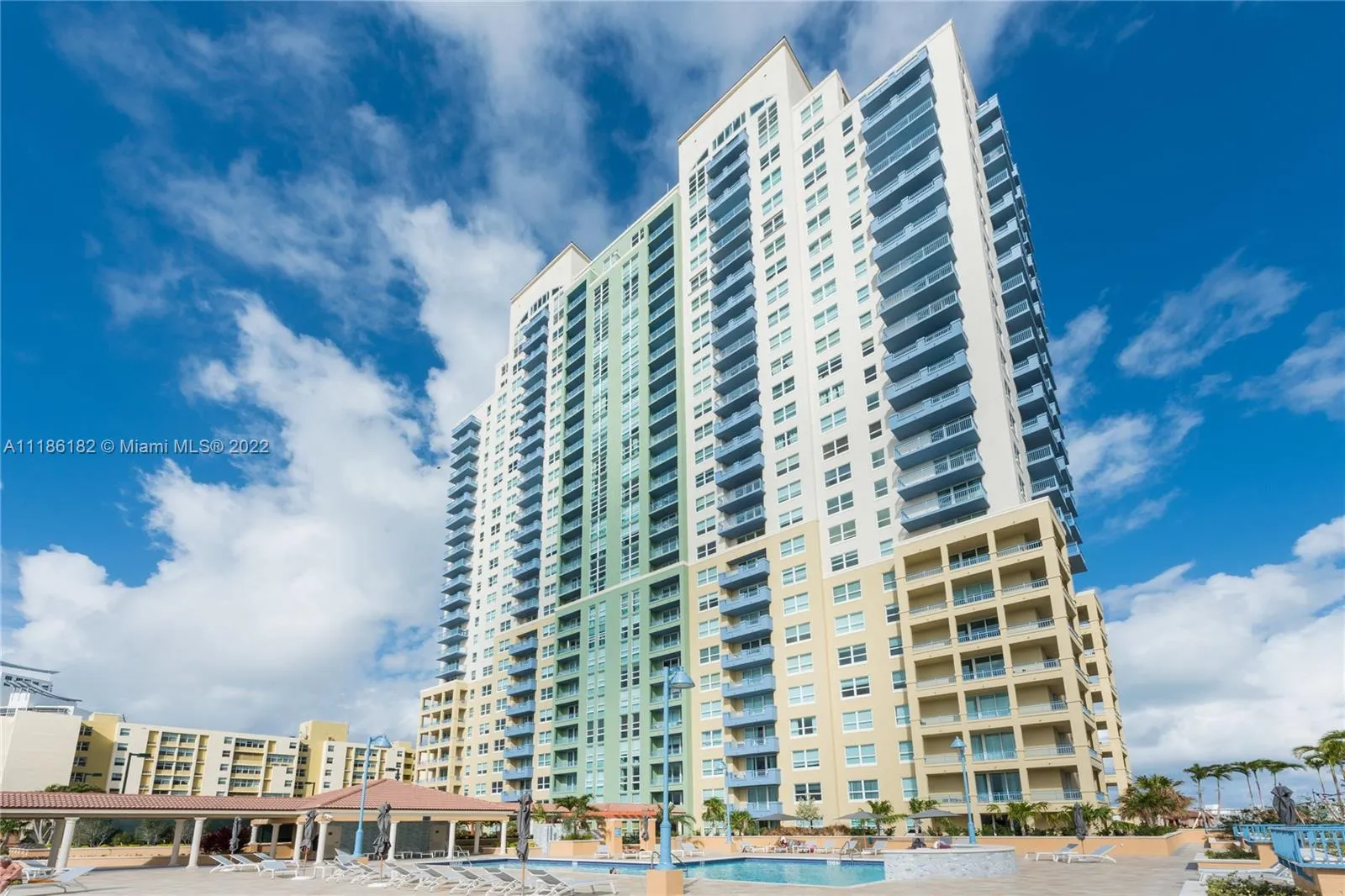 2 bedroom 2 bath for sale at 90 Alton Rd # 704, Miami Beach FL 33139