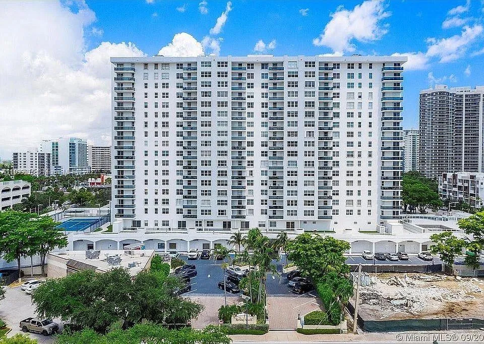 2 bedroom 2 bath for sale at 3015 N Ocean Blvd # 6A, Fort Lauderdale FL 33308