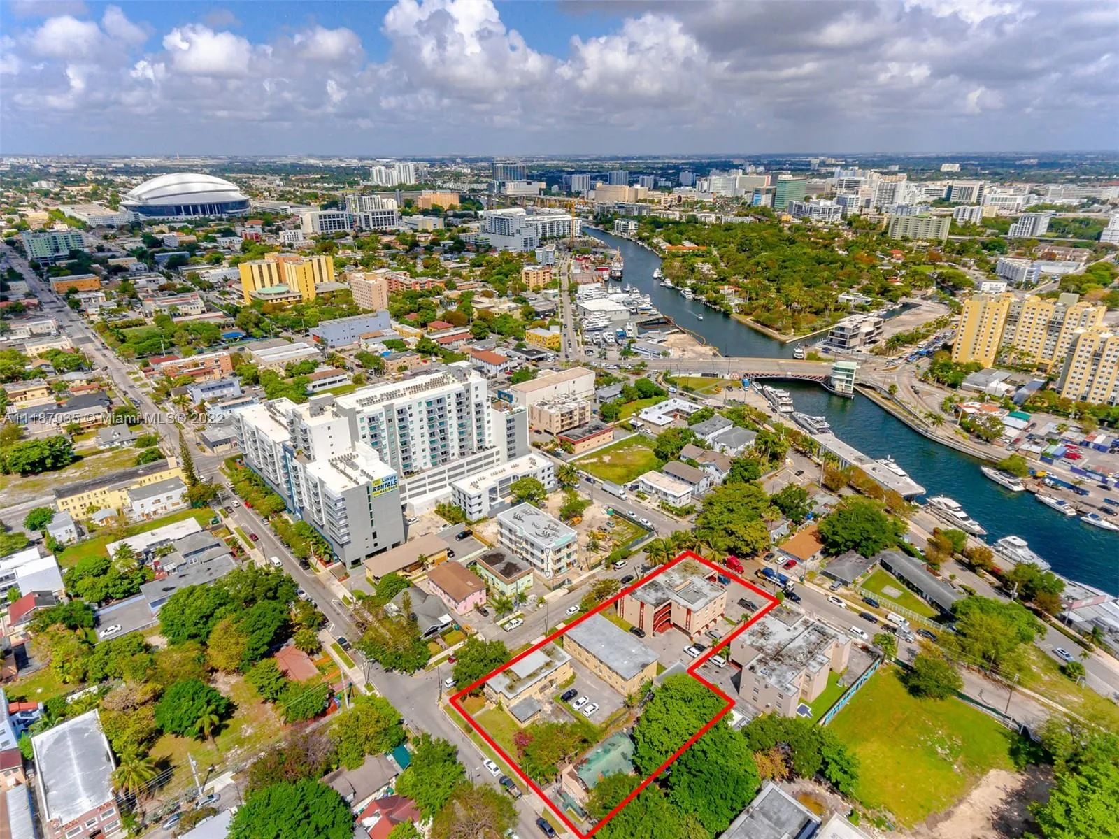 690 NW 3rd St, Miami FL 33128