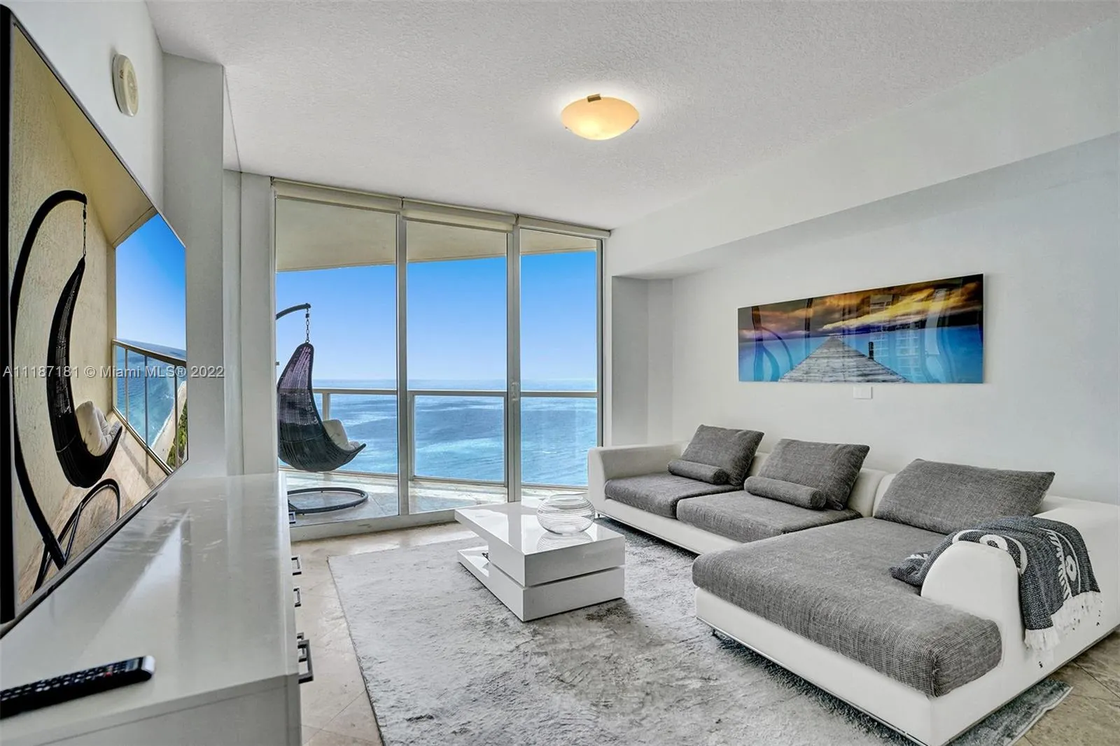 3 bedroom 3 bath for rent at 16699 Collins Ave, Sunny Isles Beach FL 33160