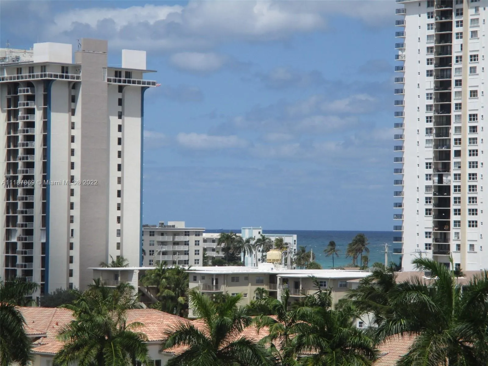 1000 Parkview Dr # 709, Hallandale Beach FL 33009