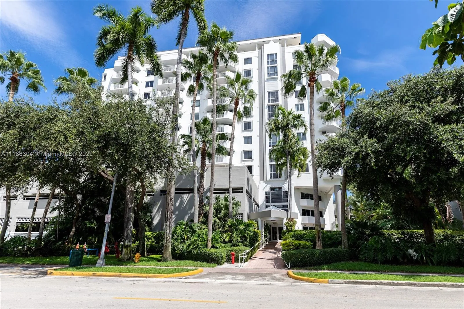 2 bedroom 2 bath for sale at 1621 Bay Rd # 602, Miami Beach FL 33139