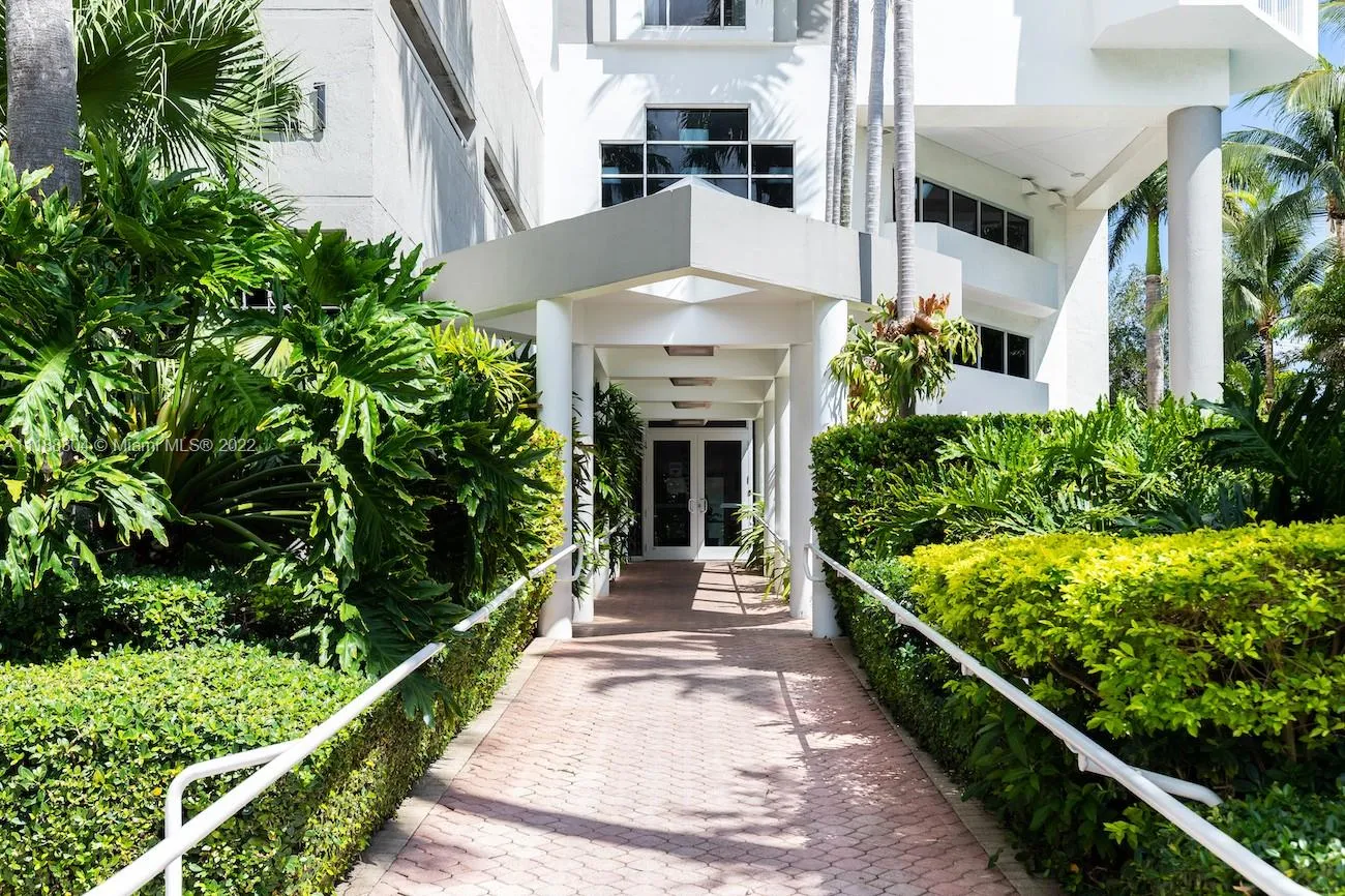 1621 Bay Rd # 602, Miami Beach FL 33139