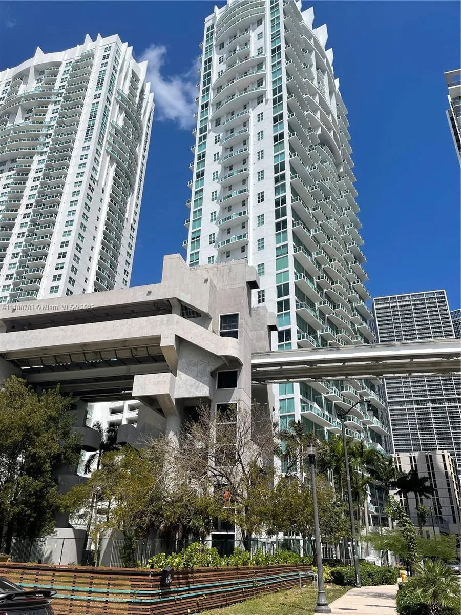 2 bedroom 2 bath for rent at 41 SE 5th St # 602, Miami FL 33131