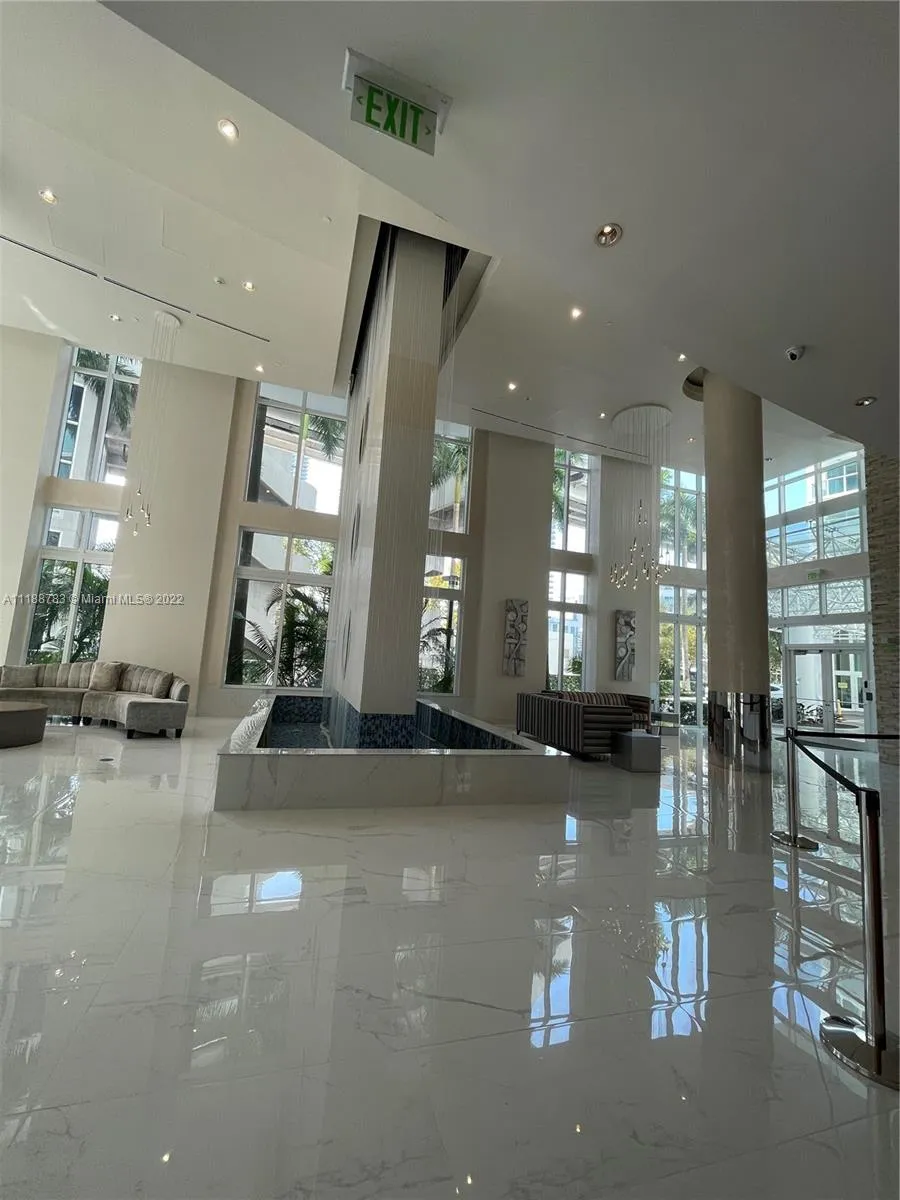 41 SE 5th St # 602, Miami FL 33131