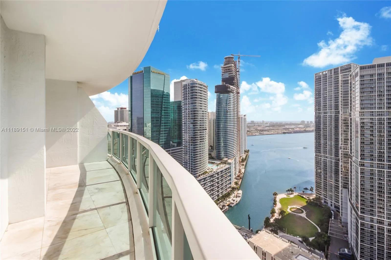 2 bedroom 2 bath for rent at 41 SE 5th St # 2302, Miami FL 33131