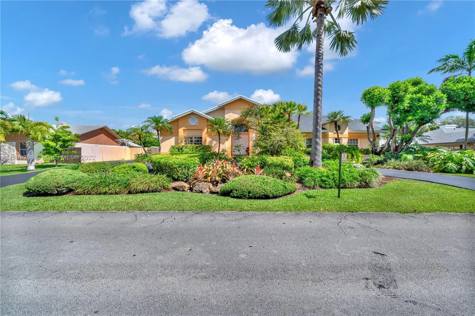 4 bedroom 3 bath for sale at 7861 SW 181st Ter, Palmetto Bay FL 33157