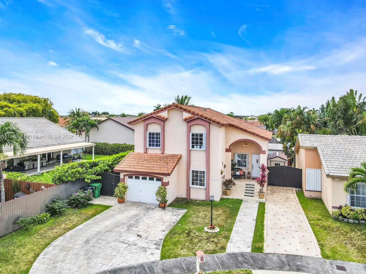 1084 SW 142nd Pl, Miami FL 33184