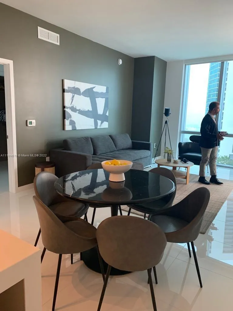 851 NE 1st Ave # 1907, Miami FL 33132