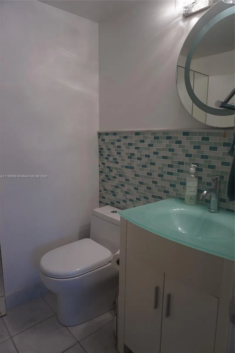 2600 Collins Ave # 411, Miami Beach FL 33140