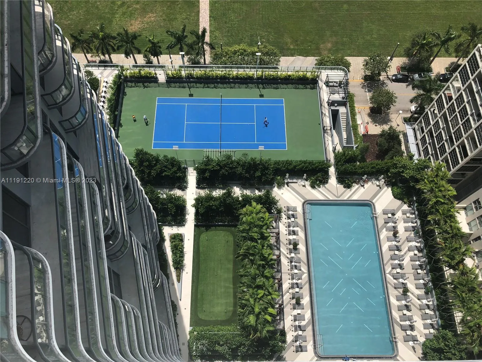 1 bedroom 1 bath for sale at 121 NE 34 St # 2215, Miami FL 33137