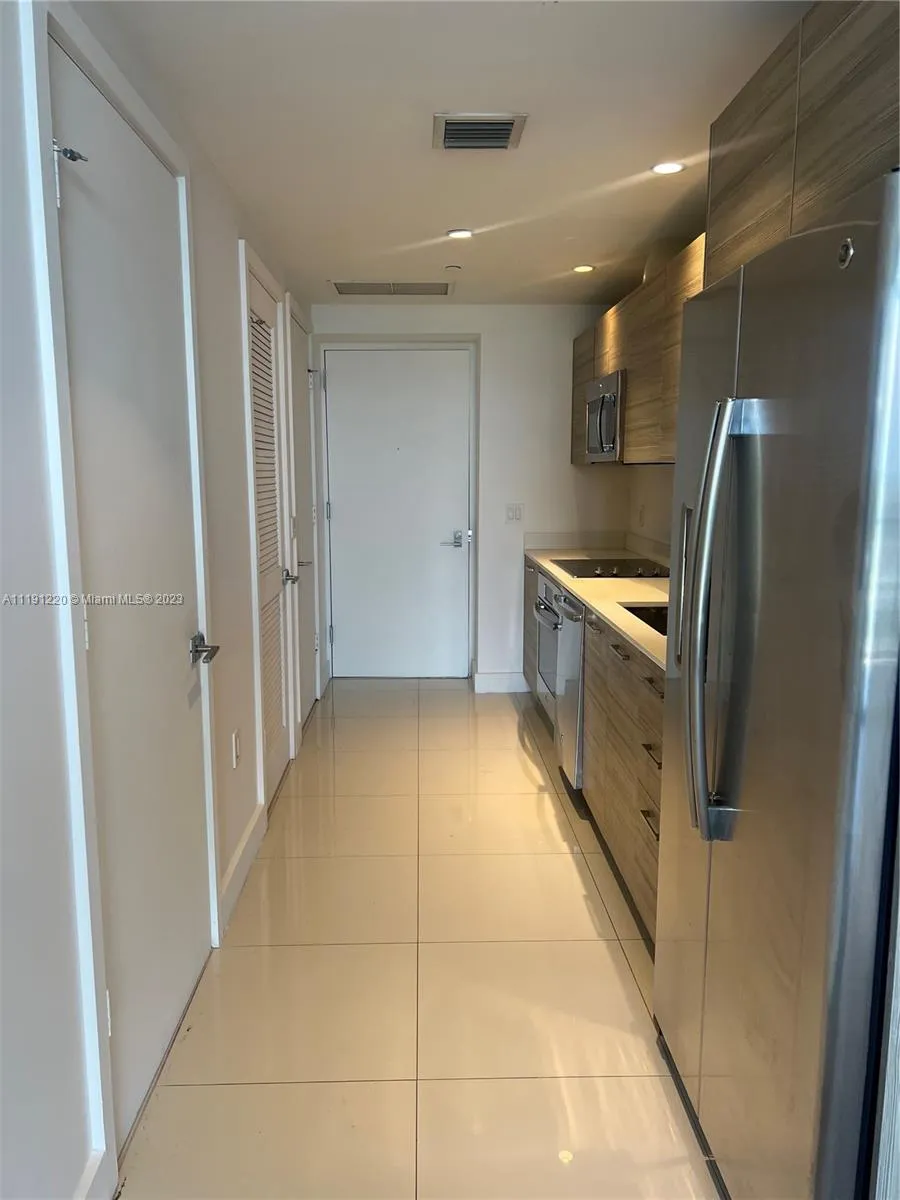 121 NE 34 St # 2215, Miami FL 33137