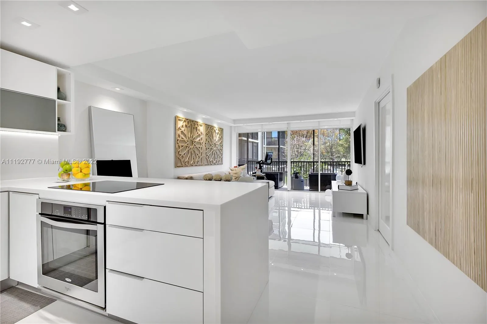 1 bedroom 1 bath for sale at 3101 N Country Club Dr # 206, Aventura FL 33180