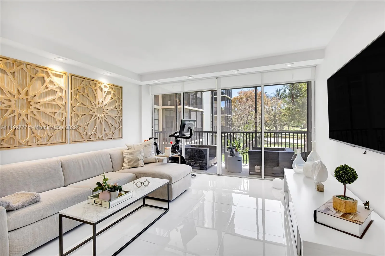 3101 N Country Club Dr # 206, Aventura FL 33180