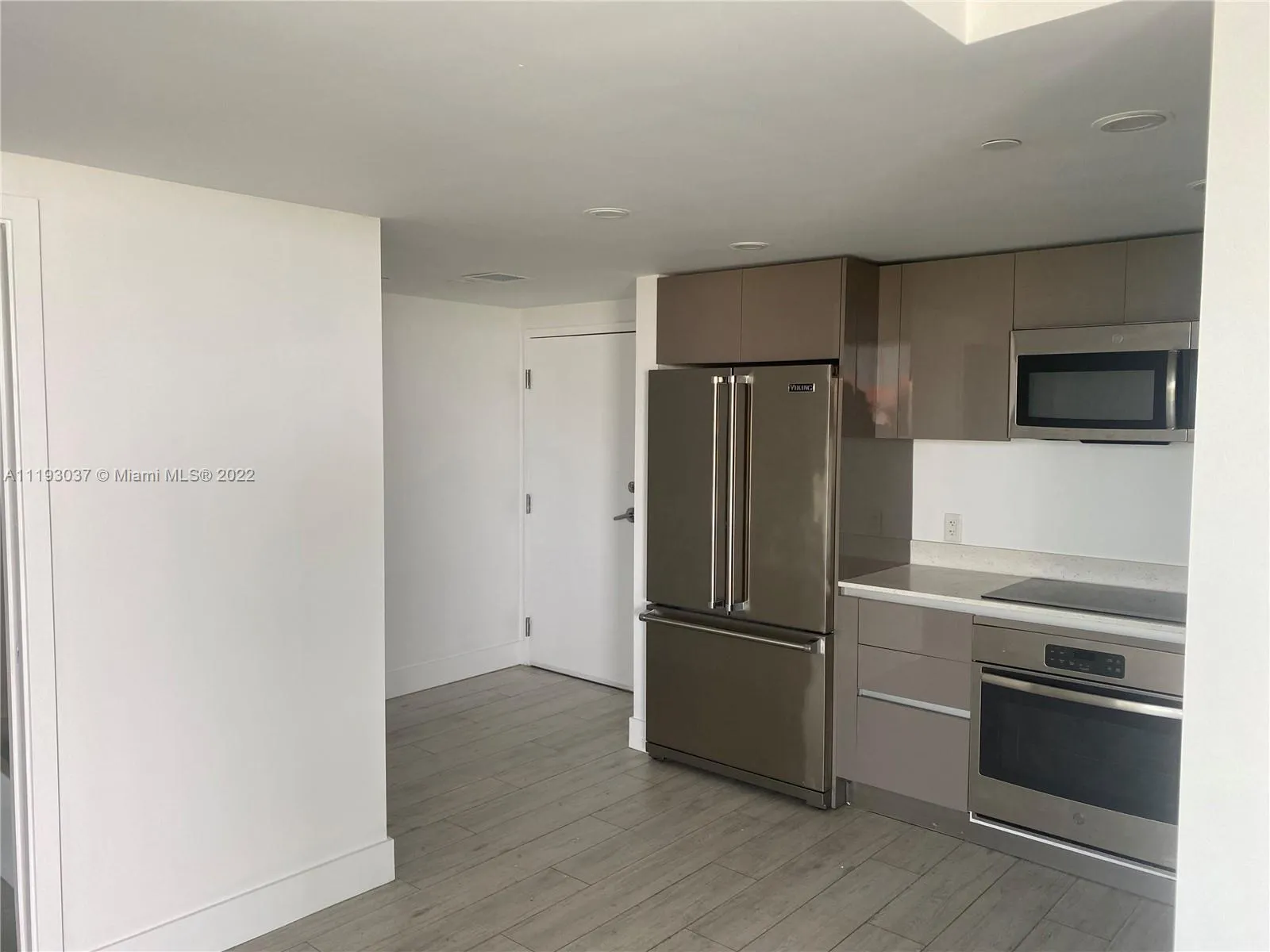 2 bedroom 2 bath for sale at 13800 Highland Dr, North Miami Beach FL 33181