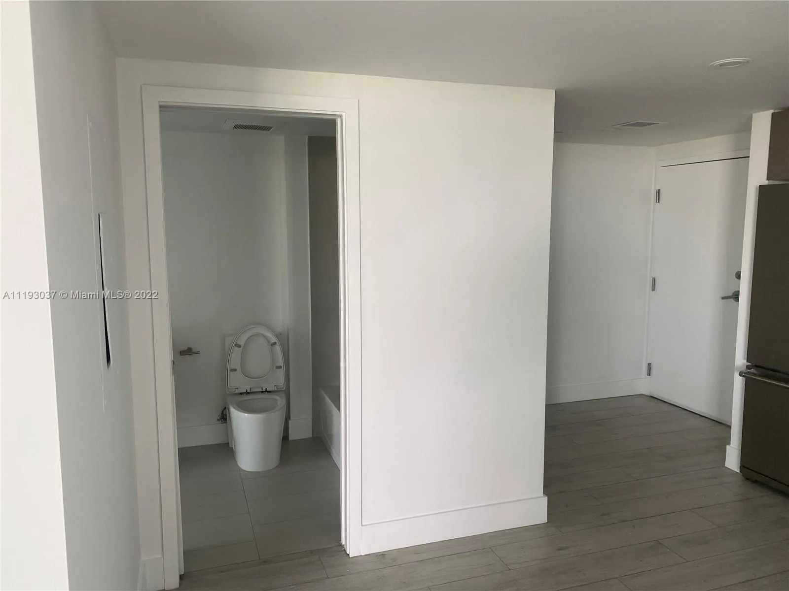 13800 Highland Dr, North Miami Beach FL 33181
