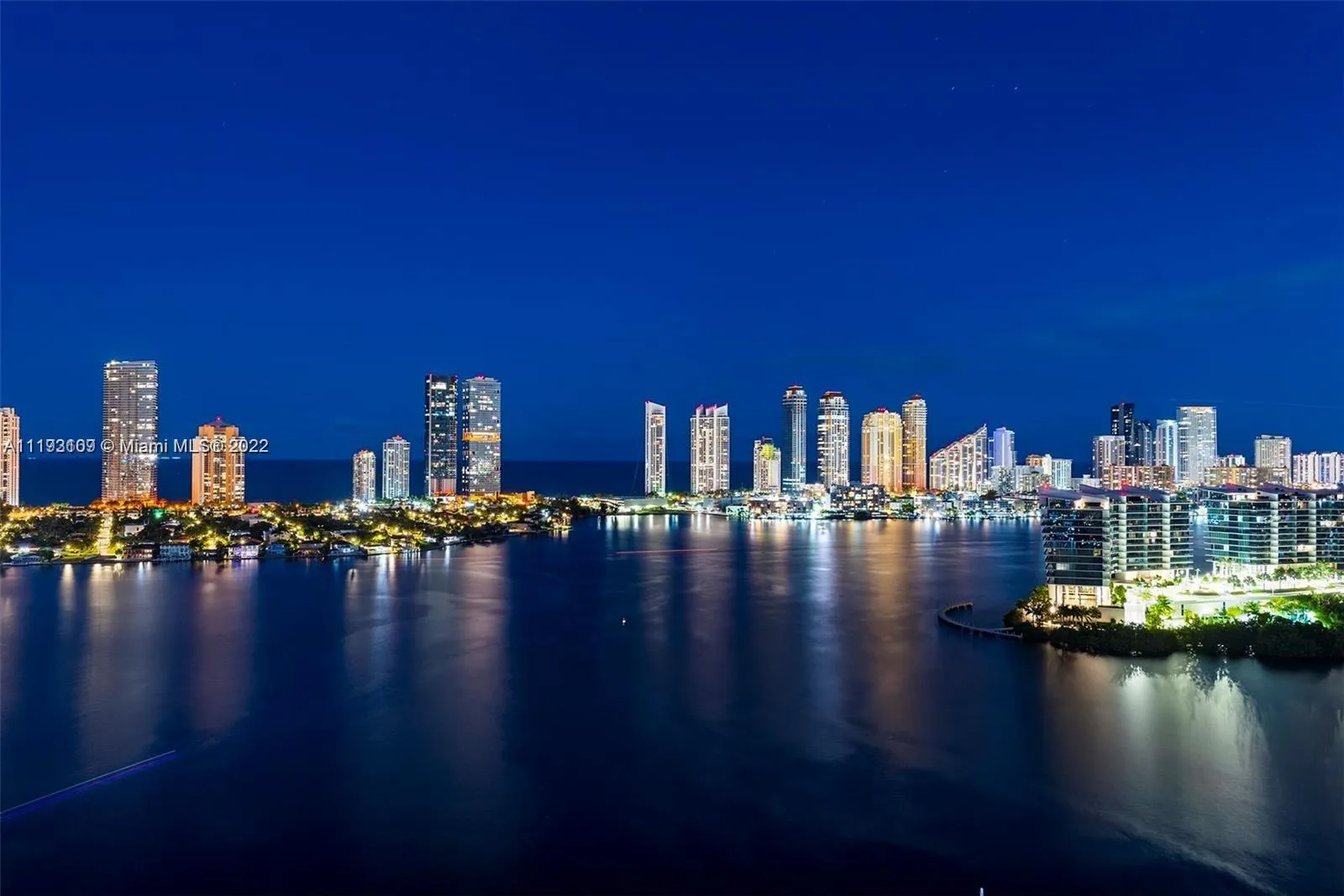 3 bedroom 3 bath for rent at 3370 NE 190th St # 3311, Aventura FL 33180