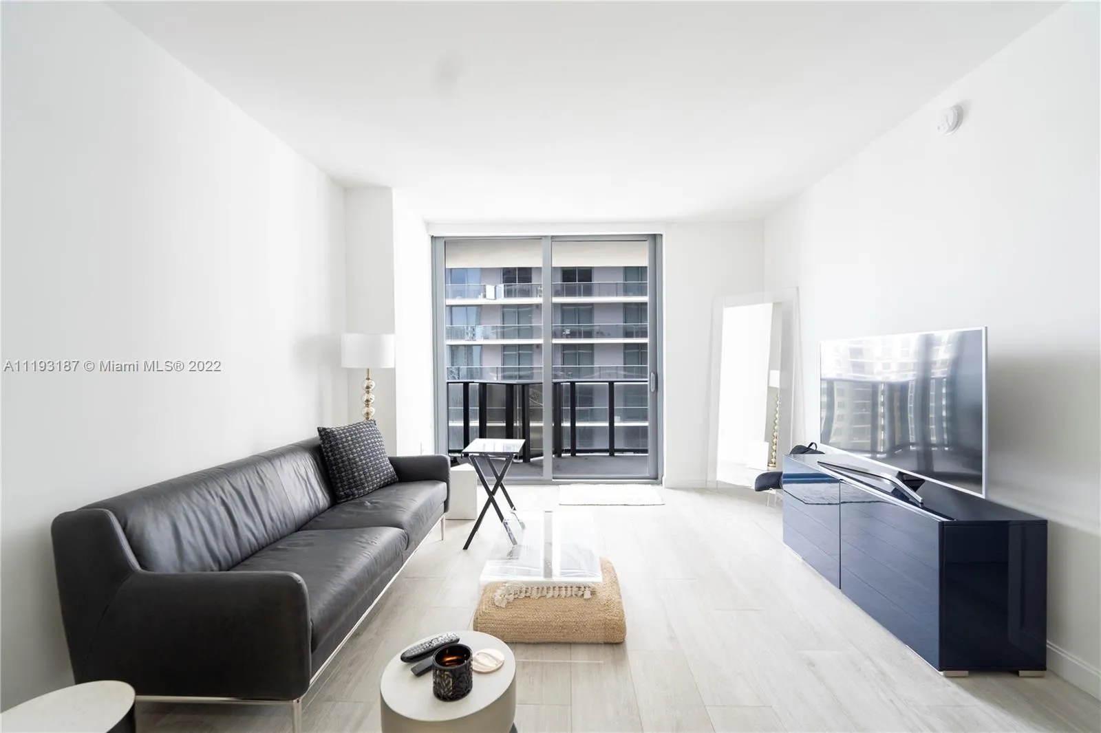 45 SW 9th St # 3107, Miami FL 33130