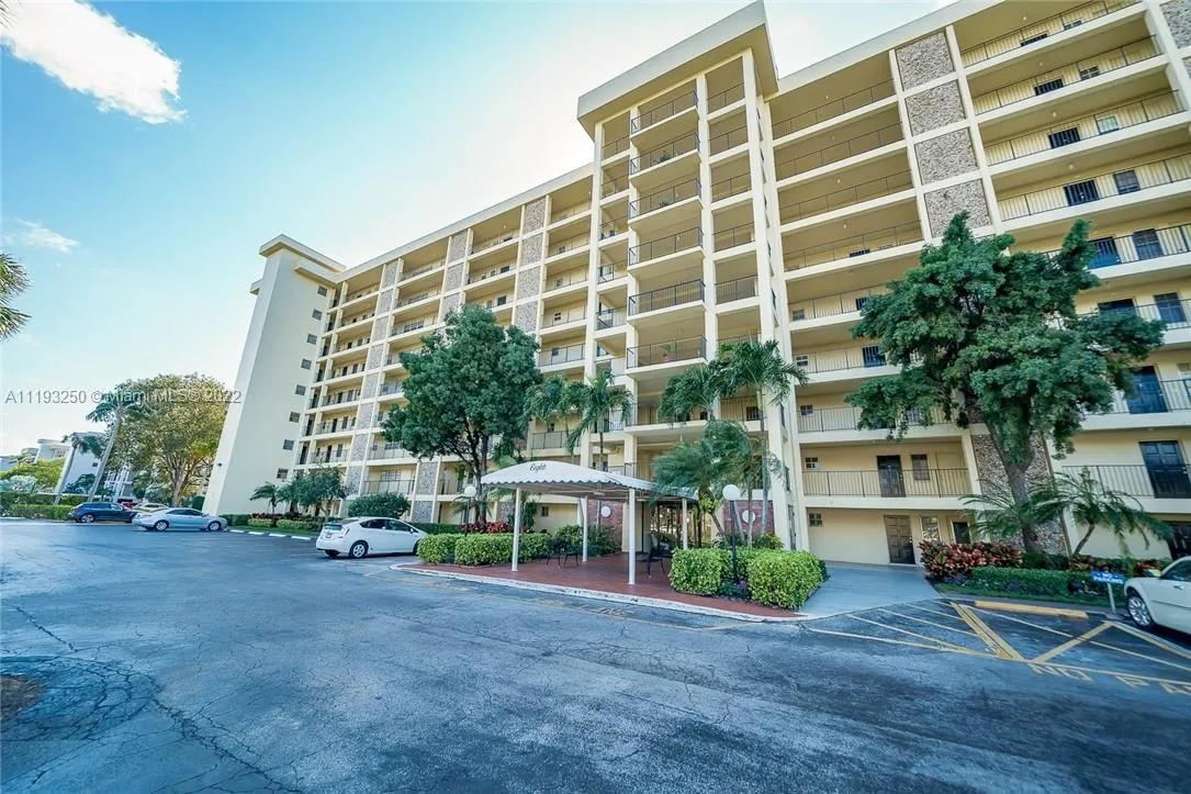 3 bedroom 2 bath for rent at 3050 N Palm Aire Dr # 401, Pompano Beach FL 33069