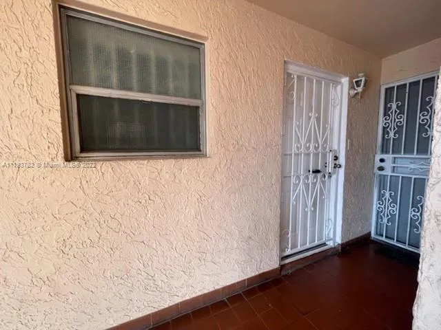 6820 W Flagler St # 212, Miami FL 33144