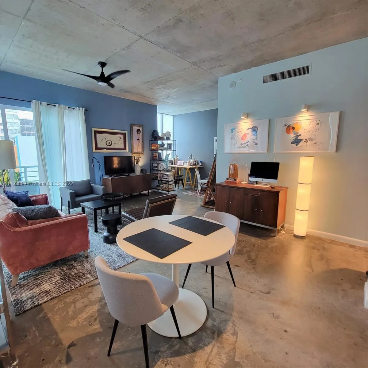 2 bedroom 1 bath for sale at 133 NE 2nd Ave # 601, Miami FL 33132