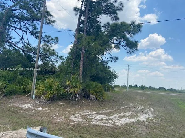 5029 SE TradeWinds Cir, La Belle FL 33935