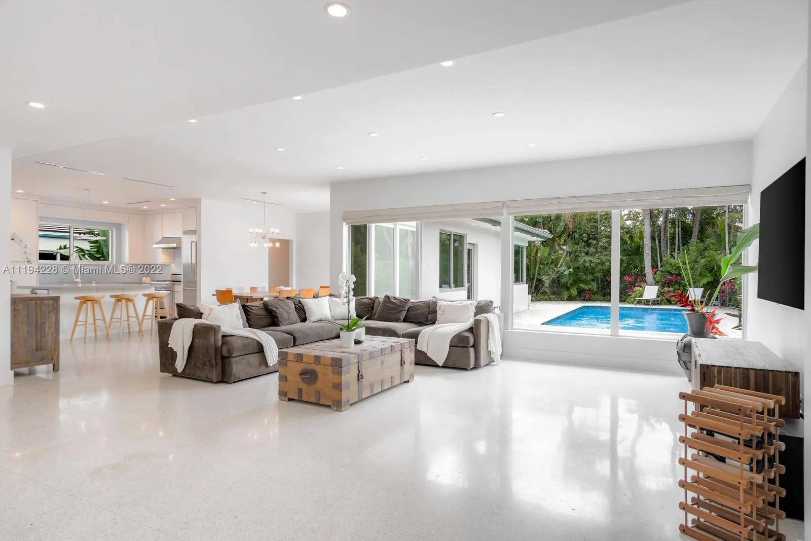 4 bedroom 3 bath for rent at 4431 Nautilus Dr, Miami Beach FL 33140