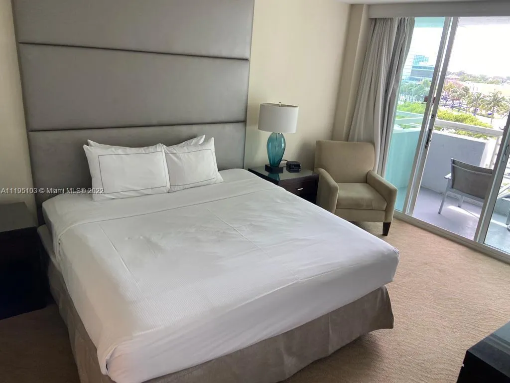 1 bedroom 1 bath for rent at 2670 E Sunrise Blvd # 521, Fort Lauderdale FL 33304