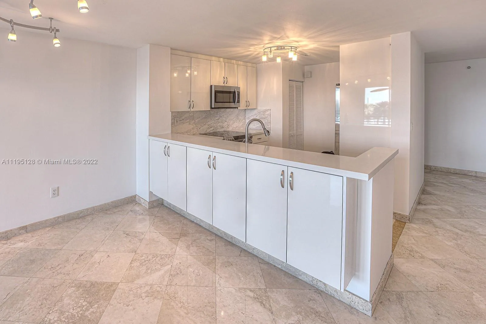 1401 Bay Rd # 506, Miami Beach FL 33139