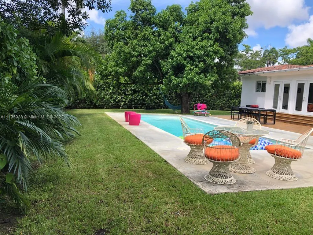 110 NW 87th St, El Portal FL 33150