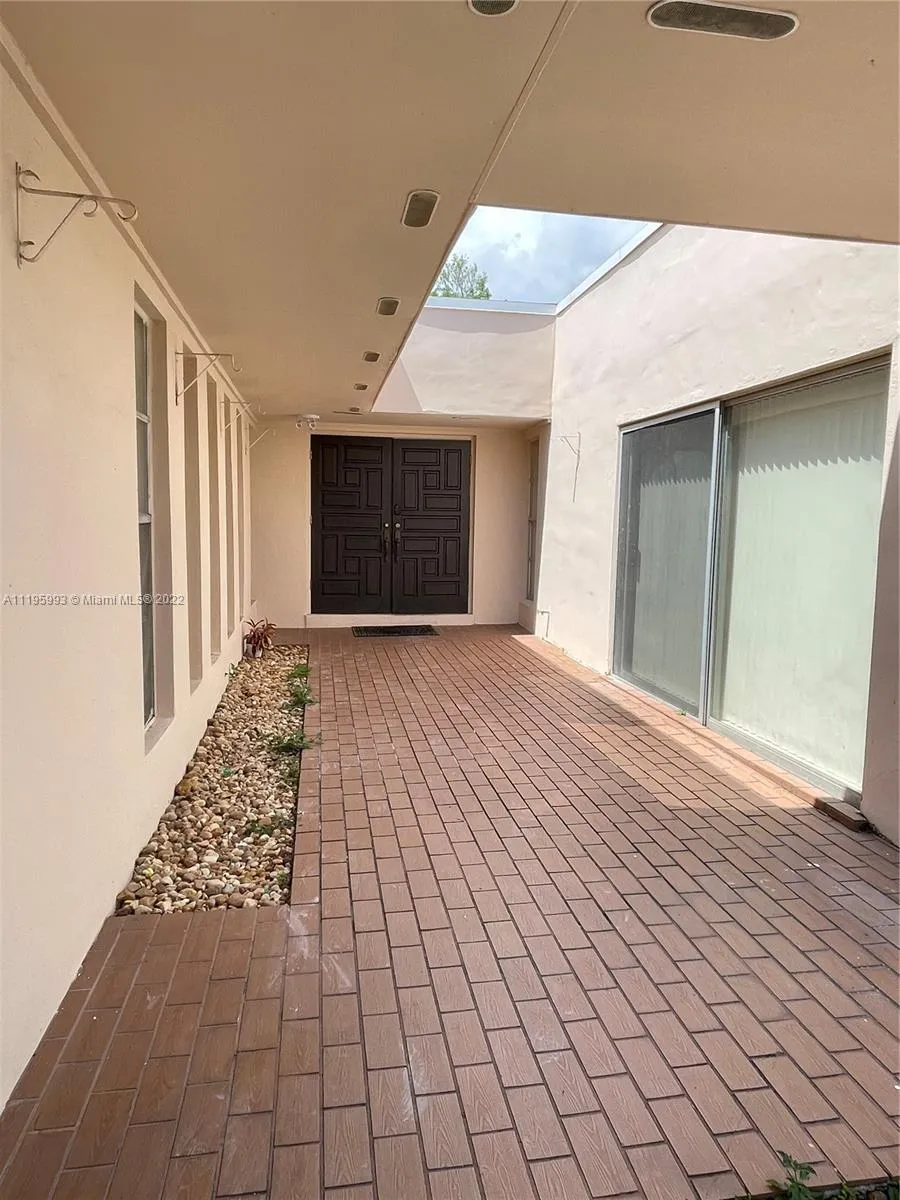 11551 SW 81st Ter, Miami FL 33173