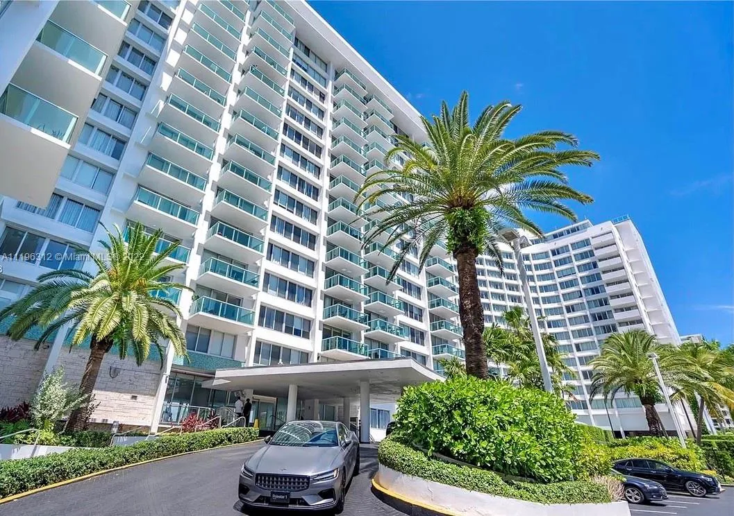 1 bath for sale at 1000 West Ave # 306, Miami Beach FL 33139