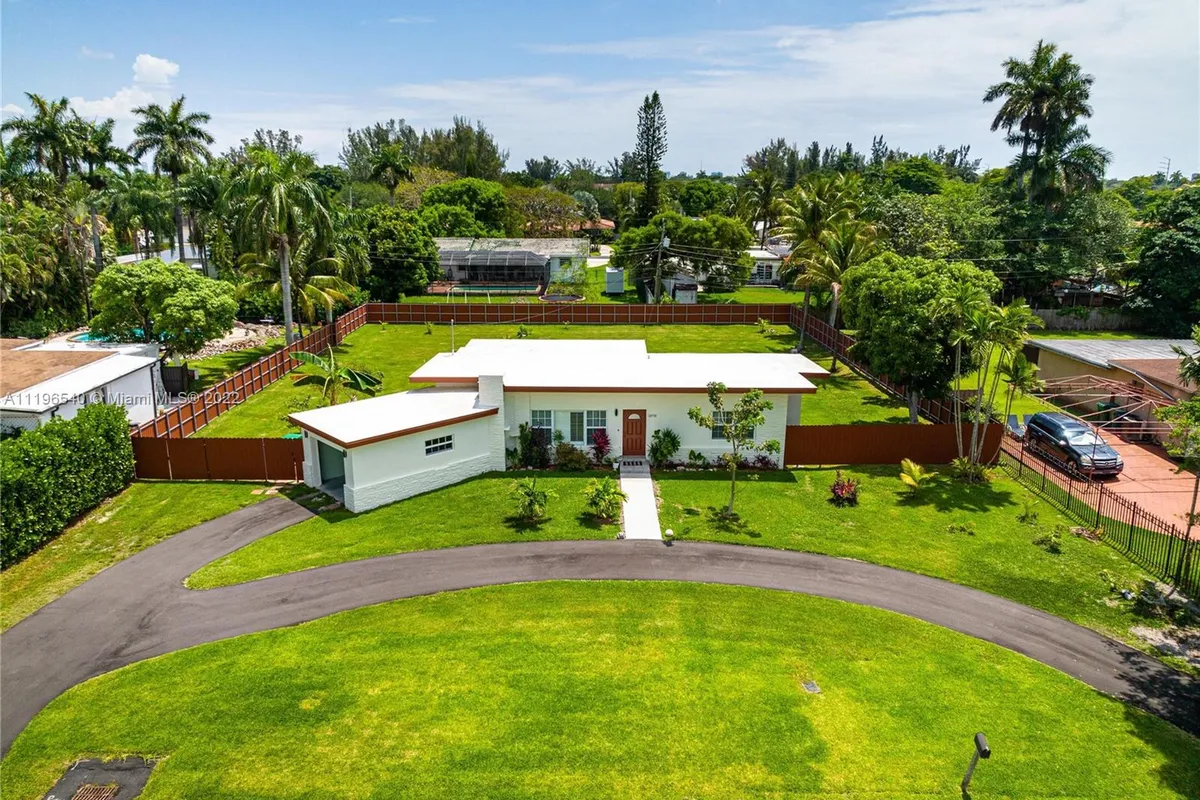 13751 NE 1st Ave, Miami FL 33161