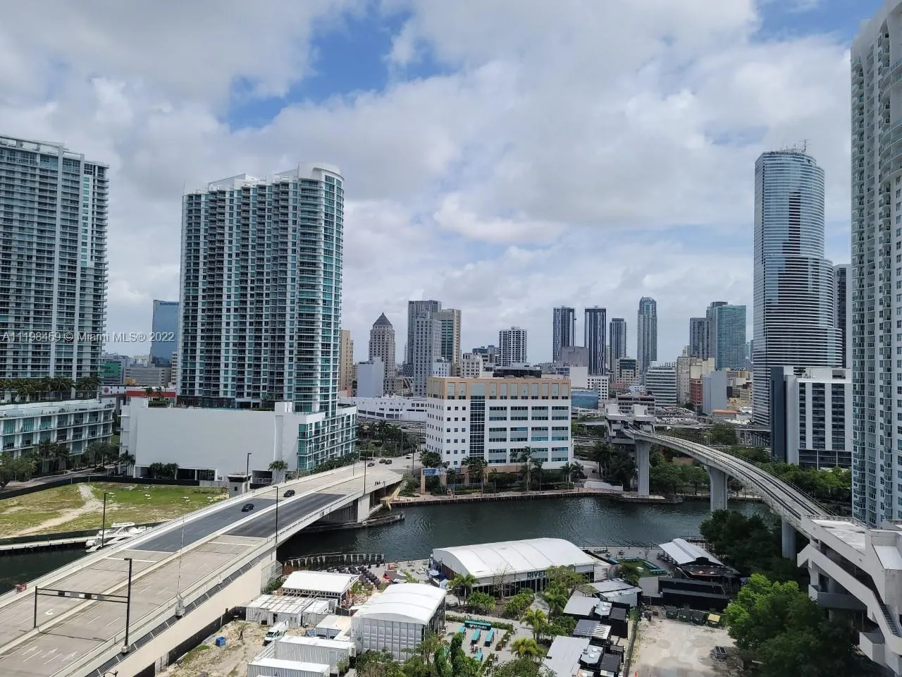 68 SE 6th St # 1012, Miami FL 33131