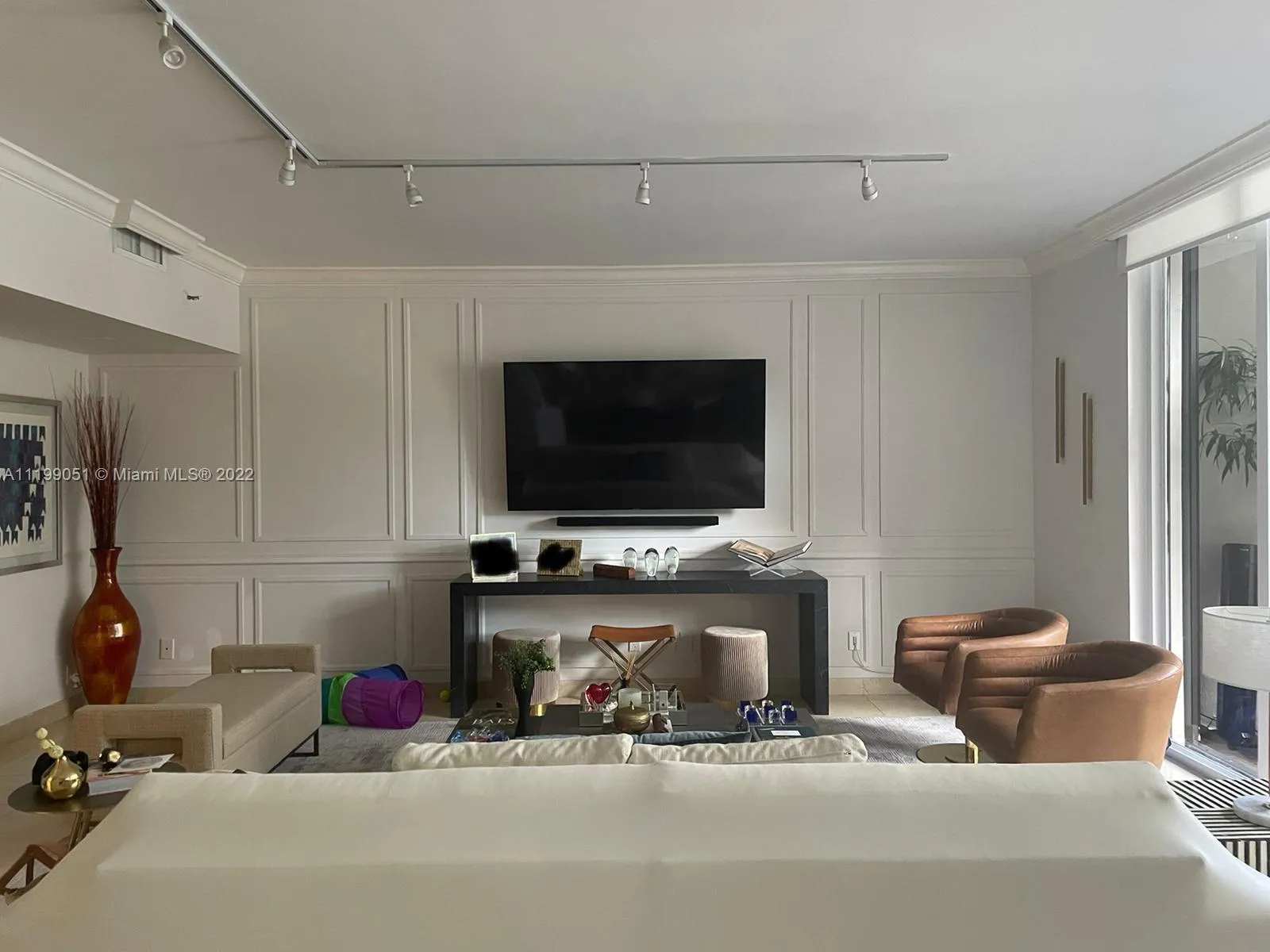 2 bedroom 2 bath for sale at 520 Brickell Key Dr # A307, Miami FL 33131