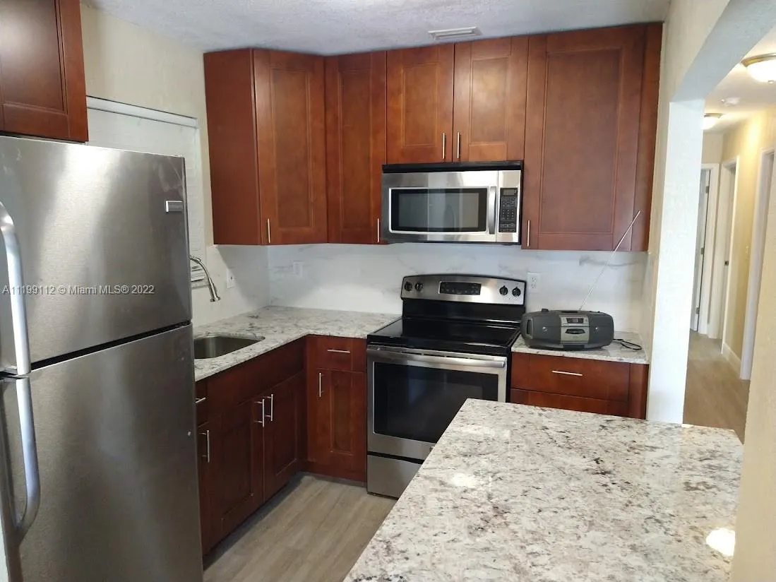 5441 SW 18th St, West Park FL 33023