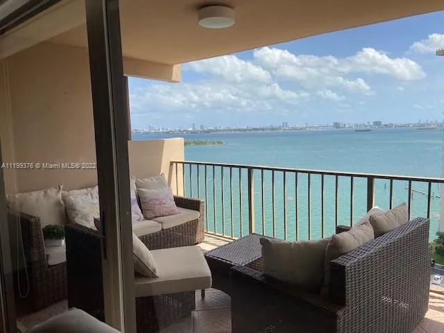 1 bedroom 2 bath for sale at 1800 NE 114th St # 1607, Miami FL 33181